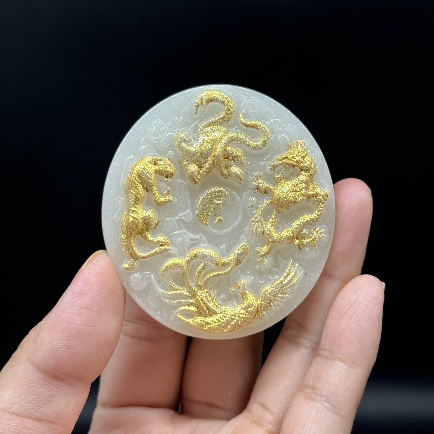批发夜光四大神兽吊坠 树脂龙玄树脂
