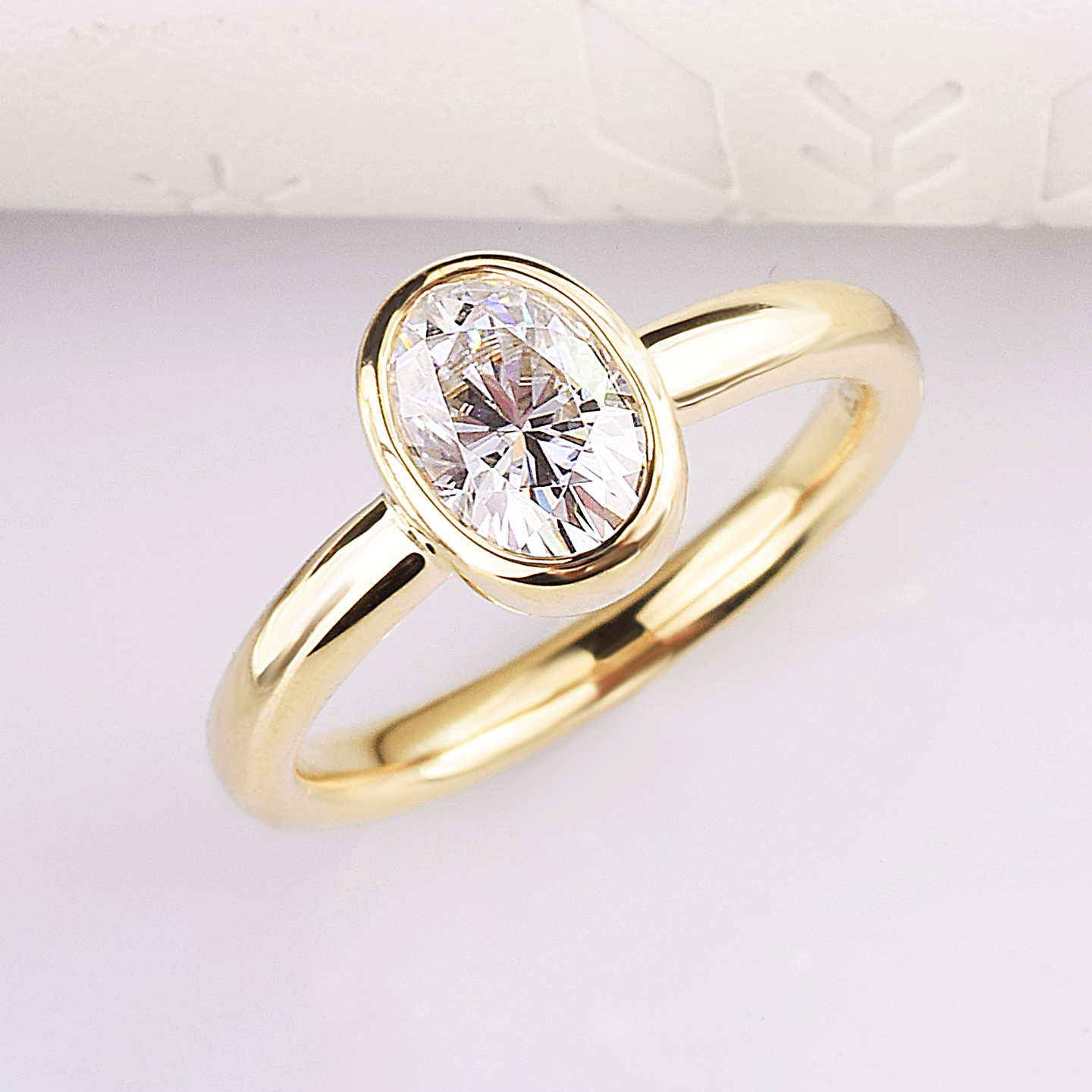 钻爱椭圆形1克拉人工培育钻石18K黄金钻戒宽版女简单时尚结婚戒指