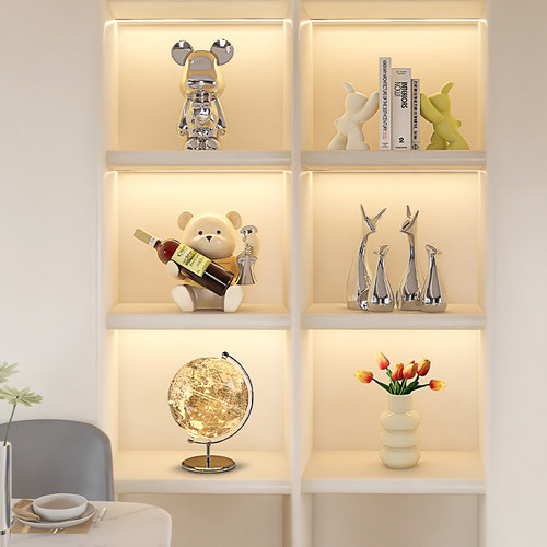 初见现代酒柜电视柜摆件