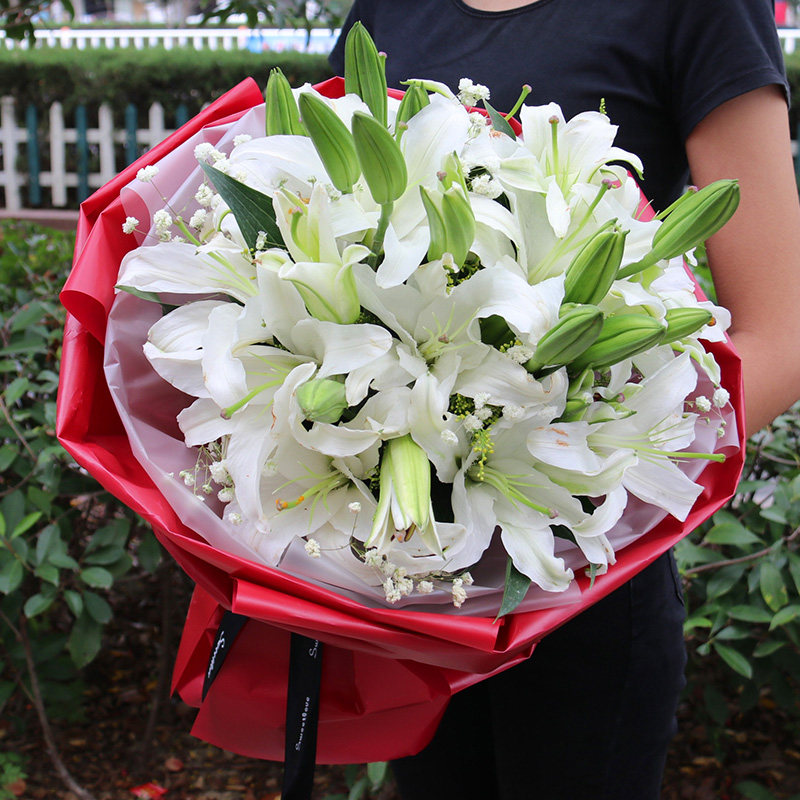 哈尔滨香水同城生日百合花束