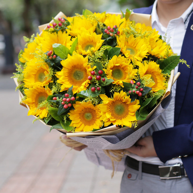 向日葵花束生日祝福鲜花速递同城成都太原郑州合肥南京花店送