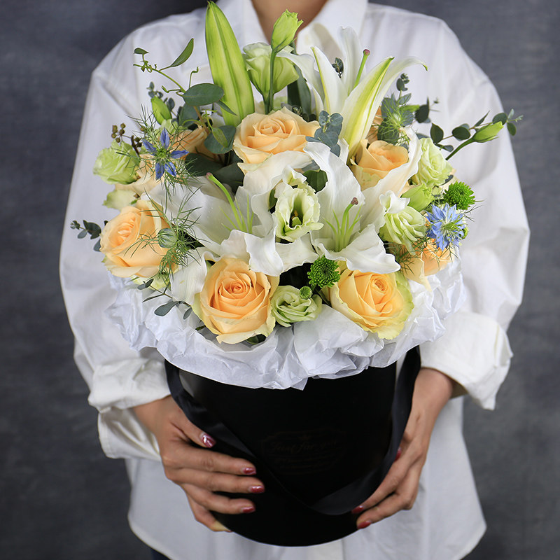 抱抱筒玫瑰花束礼盒订花店生日配送花鲜花速递同城购北京女朋友