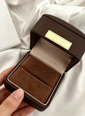 精致皮质PU钻戒盒复古迷你戒指盒高端钻戒首饰盒婚礼求婚对戒盒