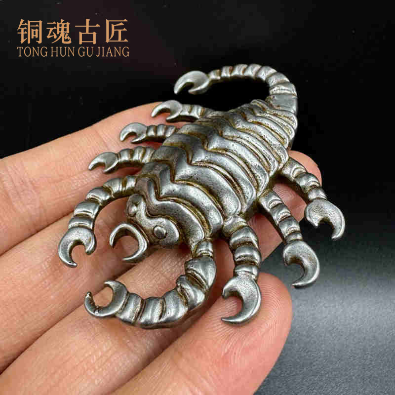 藏式尼泊尔特色天铁愤怒莲师炽燃铁蝎轮九头蝎吊坠挂件配饰