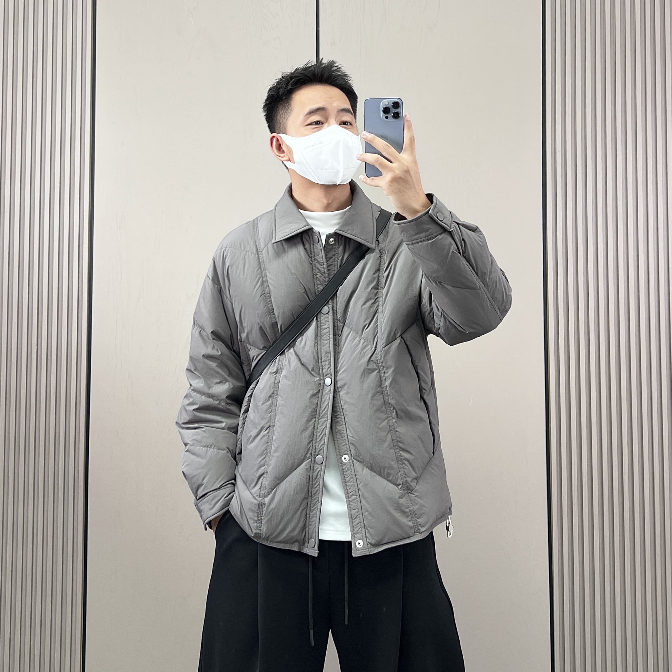 高级感翻领设计轻薄款羽绒服