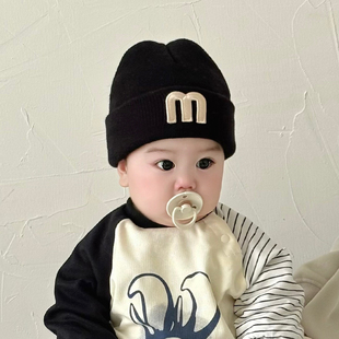 婴儿帽子秋冬季韩版M字母套头帽男女宝宝针织毛线帽2025新款百搭