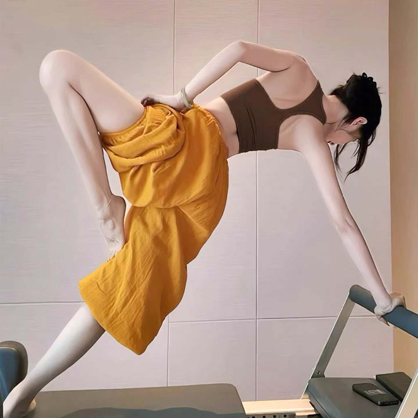 2026超火瑜伽裤普拉提训练黄色舞蹈绝美宽松棉麻灯笼裤禅意健身裤