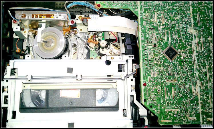 Разобрать барабан видеомагнитофона PANASONIC PANASONIC: NV-L15/J20/J25/J27/G33/G30/G50 Изображение 1