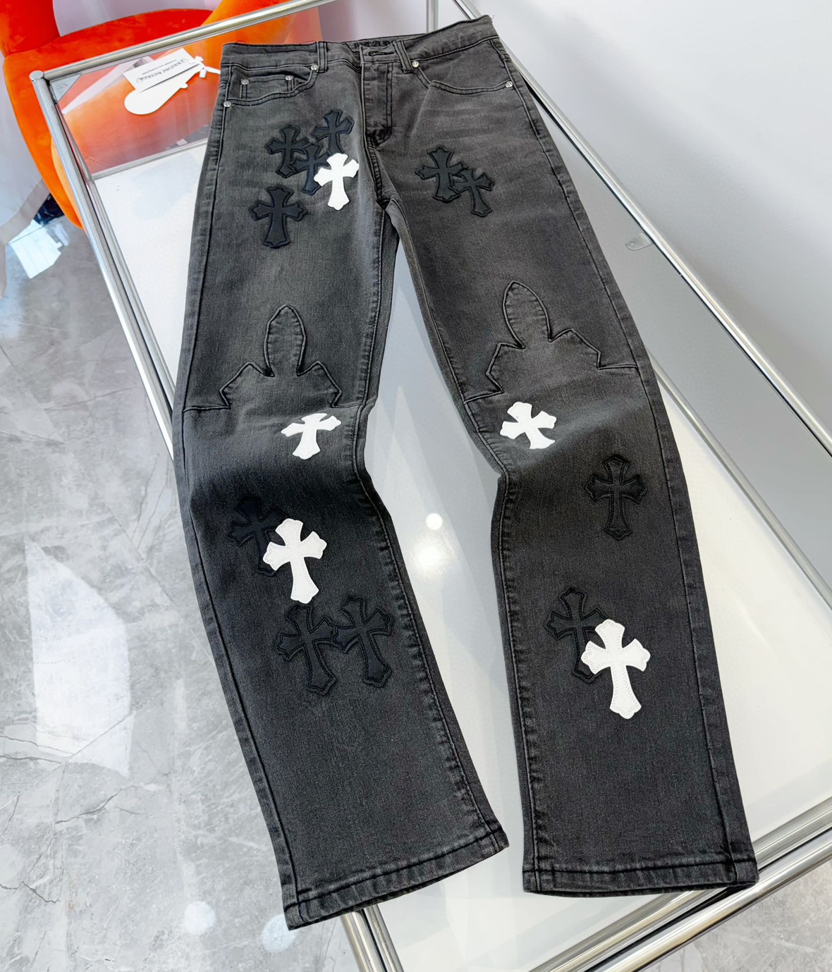 新款潮牌贴皮十字架火焰水洗牛仔裤男高街宽松直筒时尚百搭休闲裤