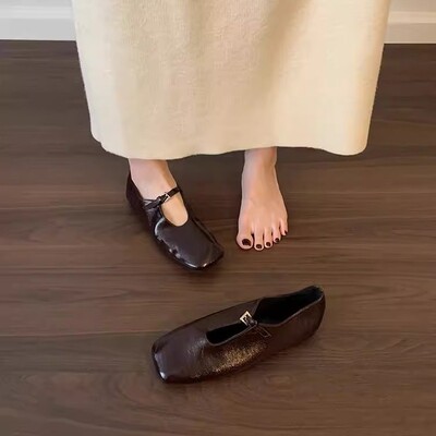 羊皮版复古方头平底女鞋