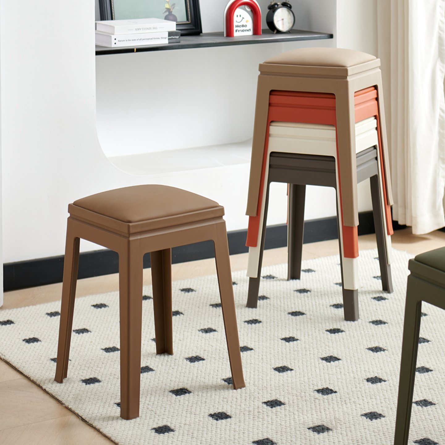 塑料凳子家用加厚可叠放软包凳高凳餐桌方凳板凳舒服椅子餐厅商用