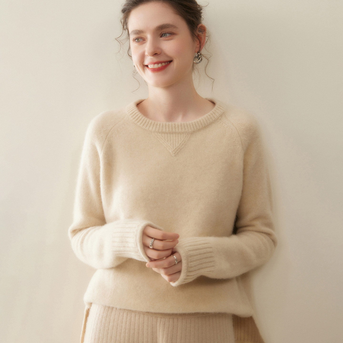 30%~含量加厚圆领山羊绒衫女纯色宽松百搭保暖长袖针织毛衣打底衫,女装/女士精品,羊绒衫,淘宝优惠券,粉丝福利购,淘宝优惠卷