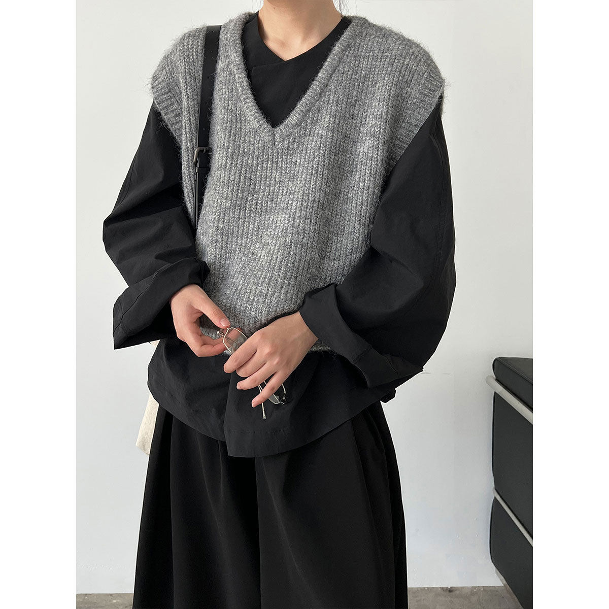鹿西 柔软羊毛V领针织背心女2025秋季新款韩系简约叠穿马甲ss756