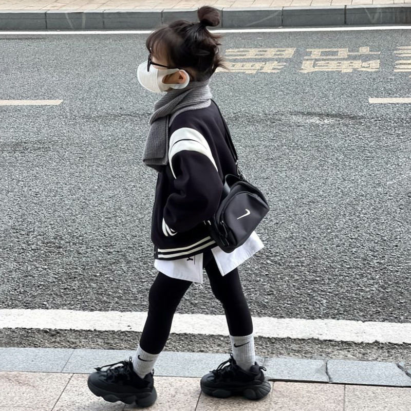 소녀의 봄 가을 자켓 아동용 2024 새로운 캐주얼 야구 유니폼 베이비 자켓 아동용 한국상의 다목적