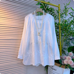 新款韩版花边半开领提花刺绣上衣大码女装宽松开衩设计感遮肉小衫