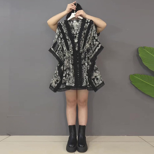 时尚V领蝙蝠袖松紧腰遮肉大衫