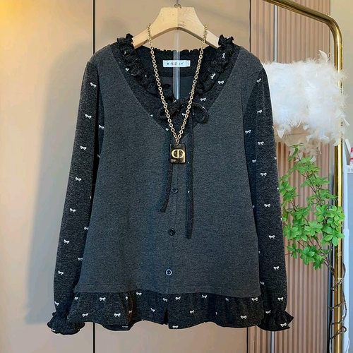 拼蝴蝶结袖木耳花边领上衣