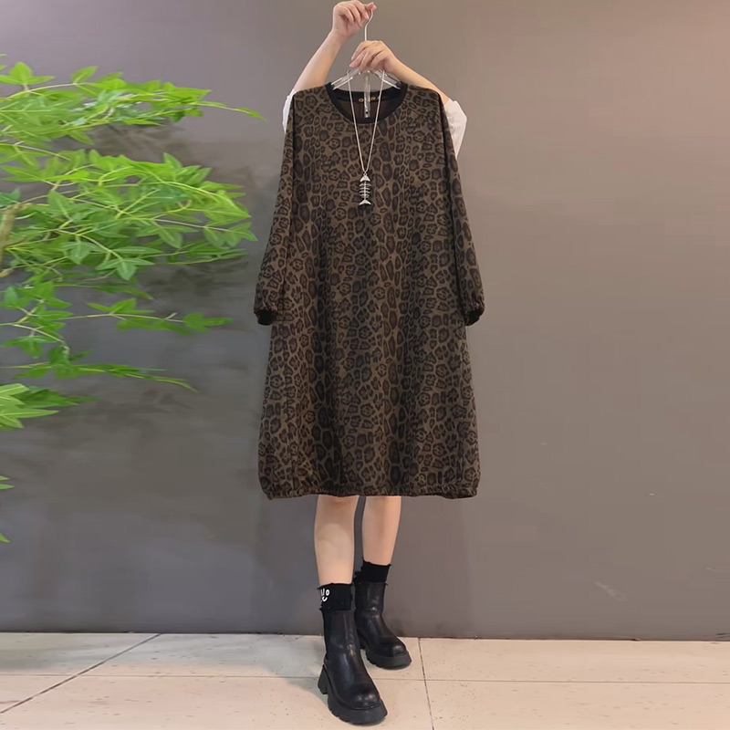 时尚豹纹圆领两侧兜冬季新款连衣裙胖妹妹大码女装气质显瘦裙子潮