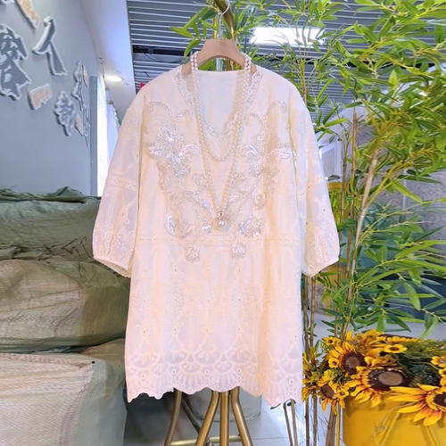 欧货气质V领重工刺绣花朵衬衫女