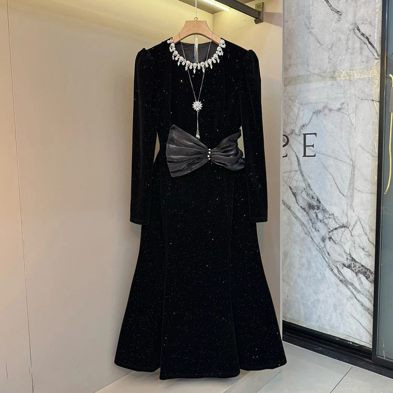 钻领蝴蝶结撒星连衣裙