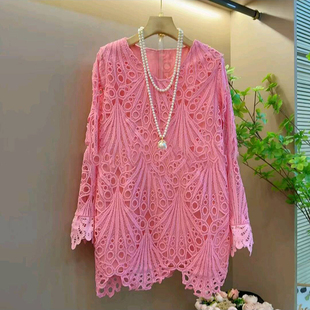 胖MM时尚 2025春季 女装 大码 欧洲站V领镂空设计感减龄百搭上衣 新款