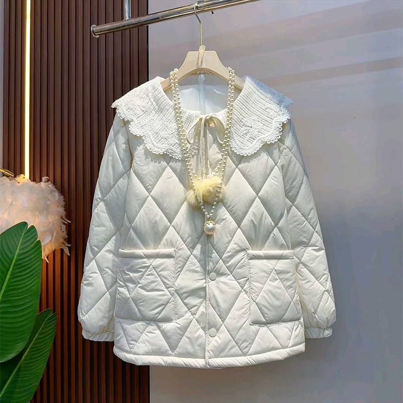 娃娃领宽松减龄菱格棉服