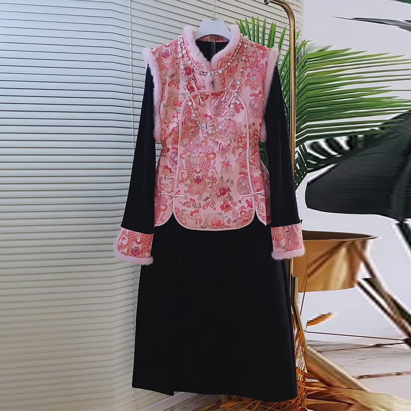 毛边盘扣马甲内搭半裙套装