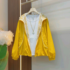 胖妹妹2025春夏季新款大码女装宽松休闲百搭蕾丝拼接连帽防晒外套