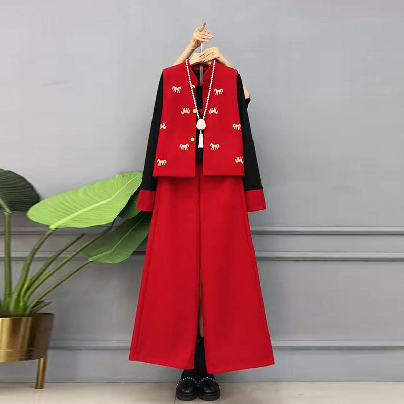 2026爆款时尚洋气过年款大码女装刺绣小马马甲打底衫裤子休闲套装,女装/女士精品,大码套装,淘宝优惠券,粉丝福利购,淘宝优惠卷