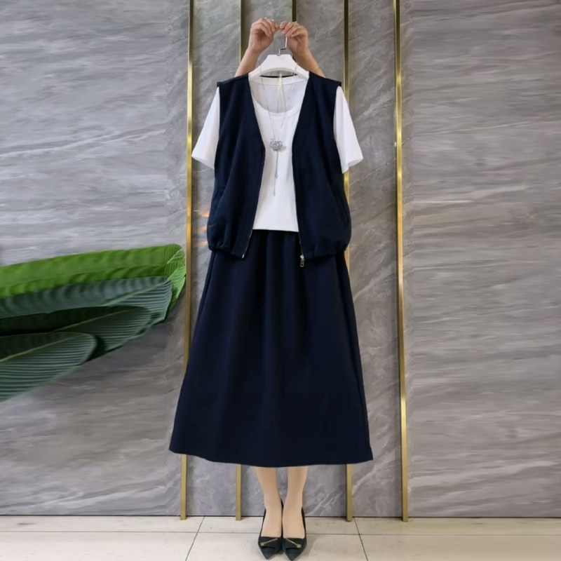 胖妹妹2026春季新款大码女装时尚简约马甲搭短袖T恤半身裙三件套