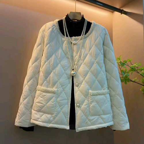 2025年冬季简约重工菱形棉服