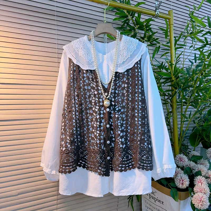 时尚镂空针织马甲娃娃领衬衫套装