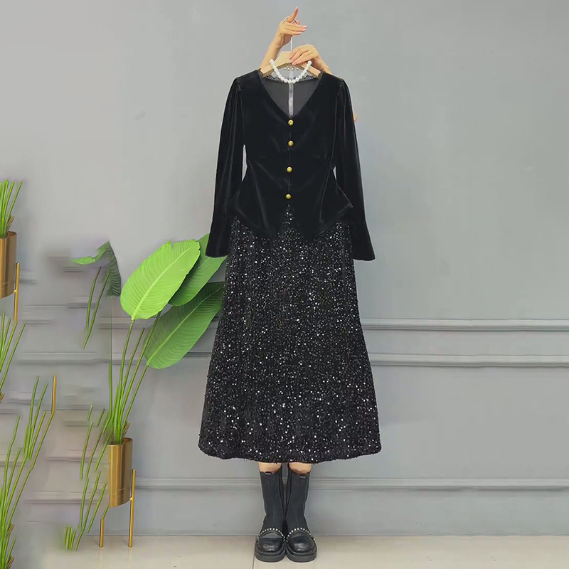 丝绒名媛风v领上衣亮片半裙套装