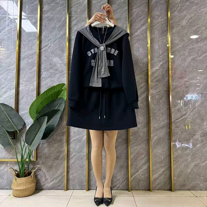 学院风大码女装披肩字母卫衣短裙两件套2026春季新款时尚显瘦套装,女装/女士精品,大码套装,淘宝优惠券,粉丝福利购,淘宝优惠卷