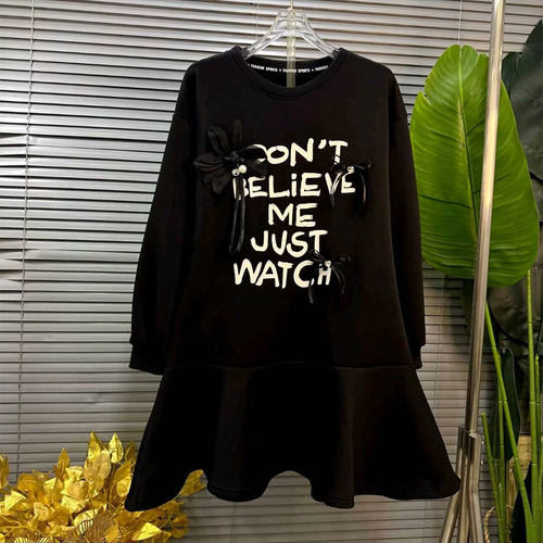 立体花字母卫裙加绒连衣裙