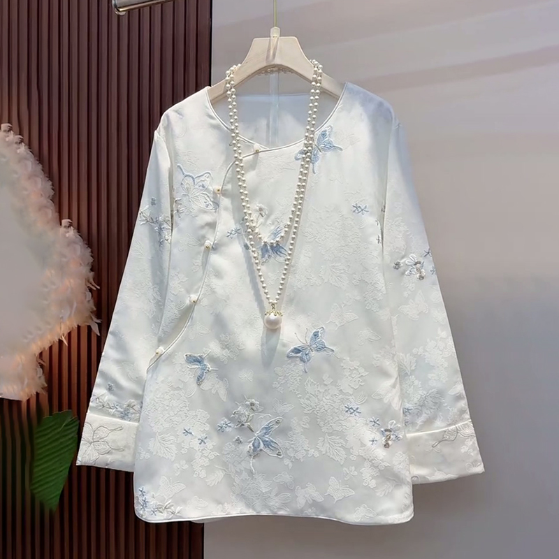 新中式斜襟蝴蝶刺绣百搭女人衫