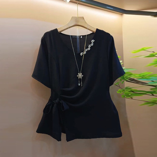 女裝 胖妹妹2025夏季 大碼 氣質(zhì)V領(lǐng)釘珠小衫 減齡新款 系帶設(shè)計(jì)感上衣