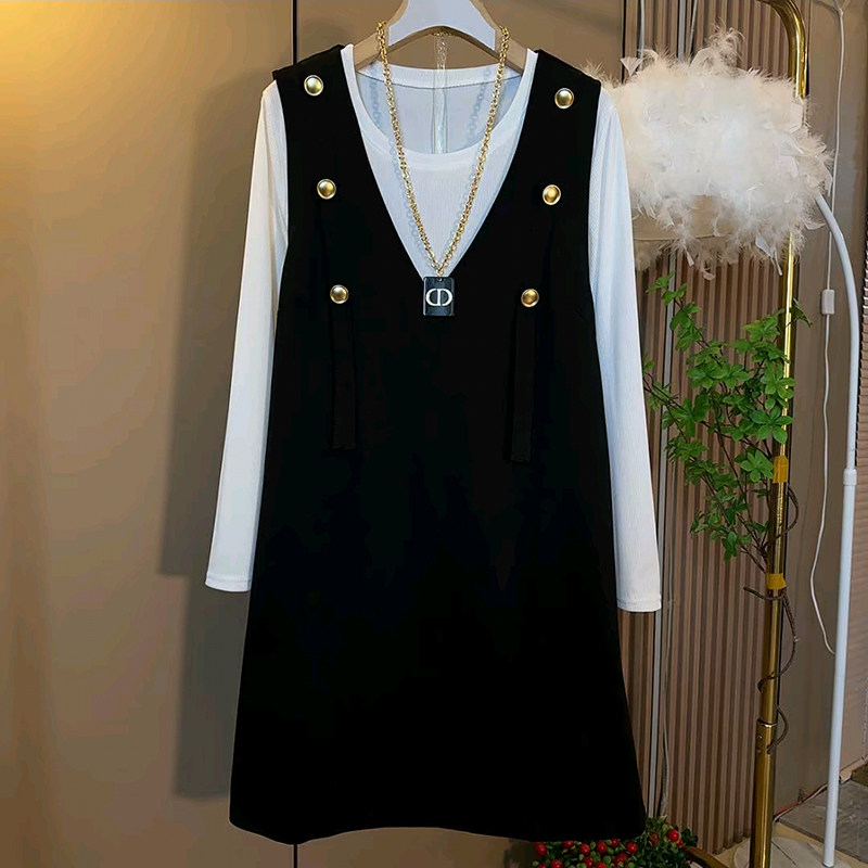 胖mm2026春季新款大码女装时尚简约大方时尚纽扣马甲两件套连衣裙