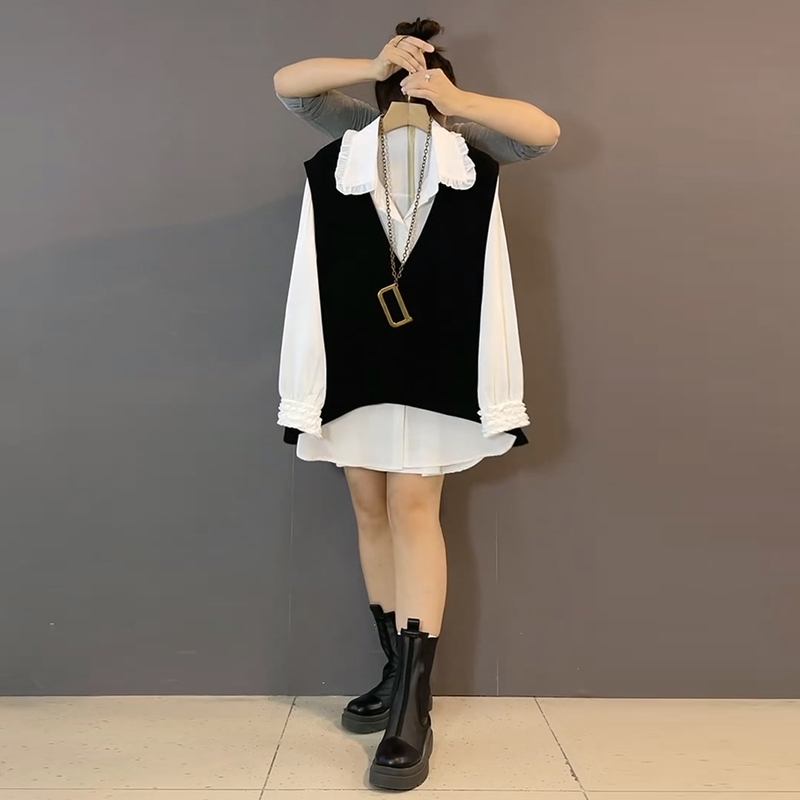 翻领木耳边衬衫搭针织马甲两件套