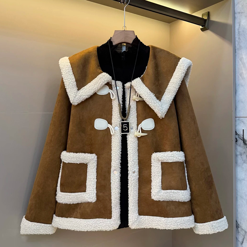 冬季大码女装牛角扣保暖外套