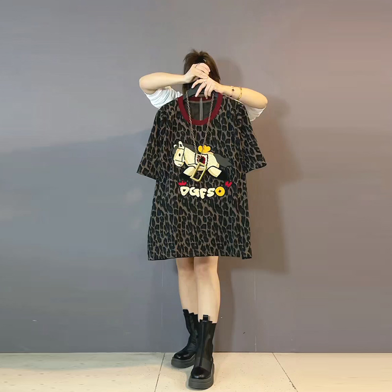 欧货洋气毛巾绣马上有钱T恤大衫