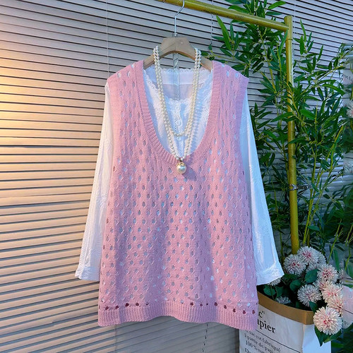 时尚镂空针织马甲搭刺绣半开领衫