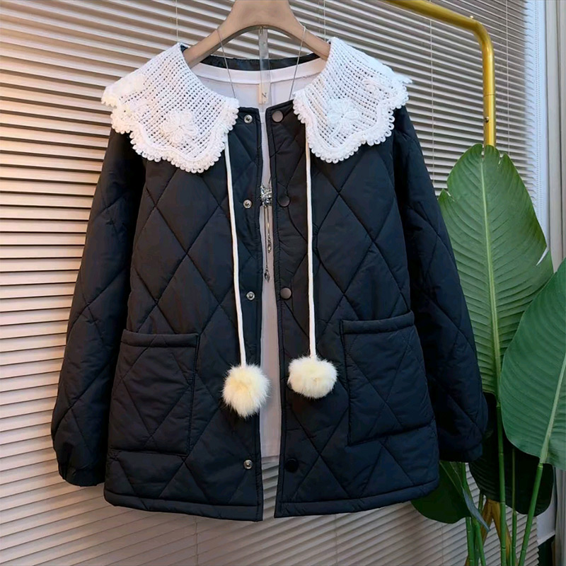 甜美娃娃领菱格棉服外套