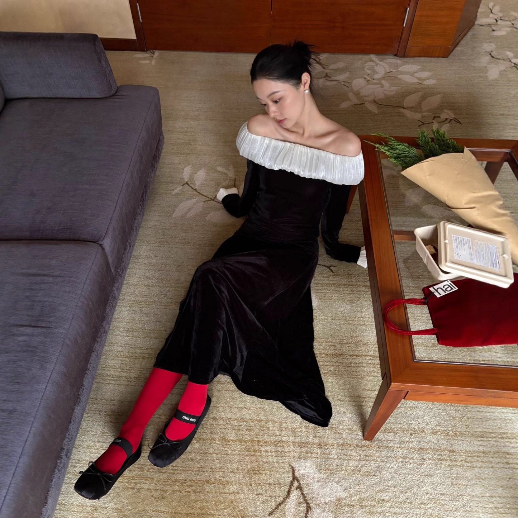 New open冬复古赫本风气质显瘦高腰开叉年会百搭丝绒半裙女F6680