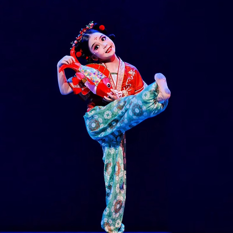 儿童演出服女童演讲朗诵国风表演服古风套装民族风红色古典舞元旦