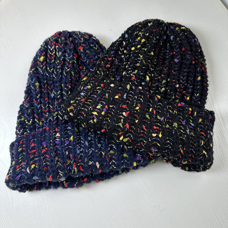 百搭显脸小彩点针织毛线帽