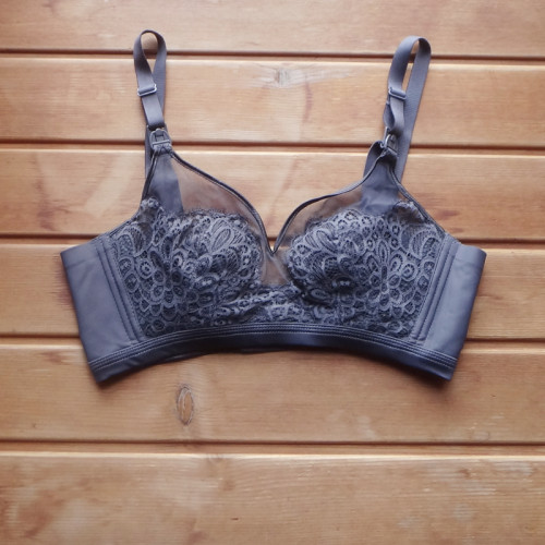 上托显小无痕美背超薄杯哺乳文胸