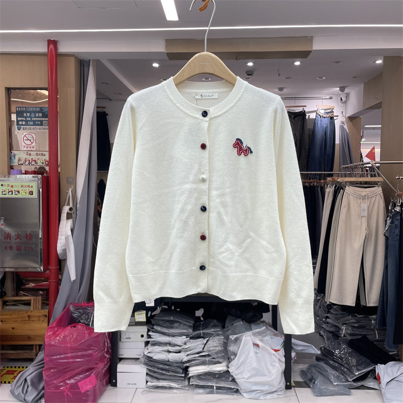 BD缤典57117正品冬季圆领单排扣卡通马刺绣绵羊毛针织开衫外套女
