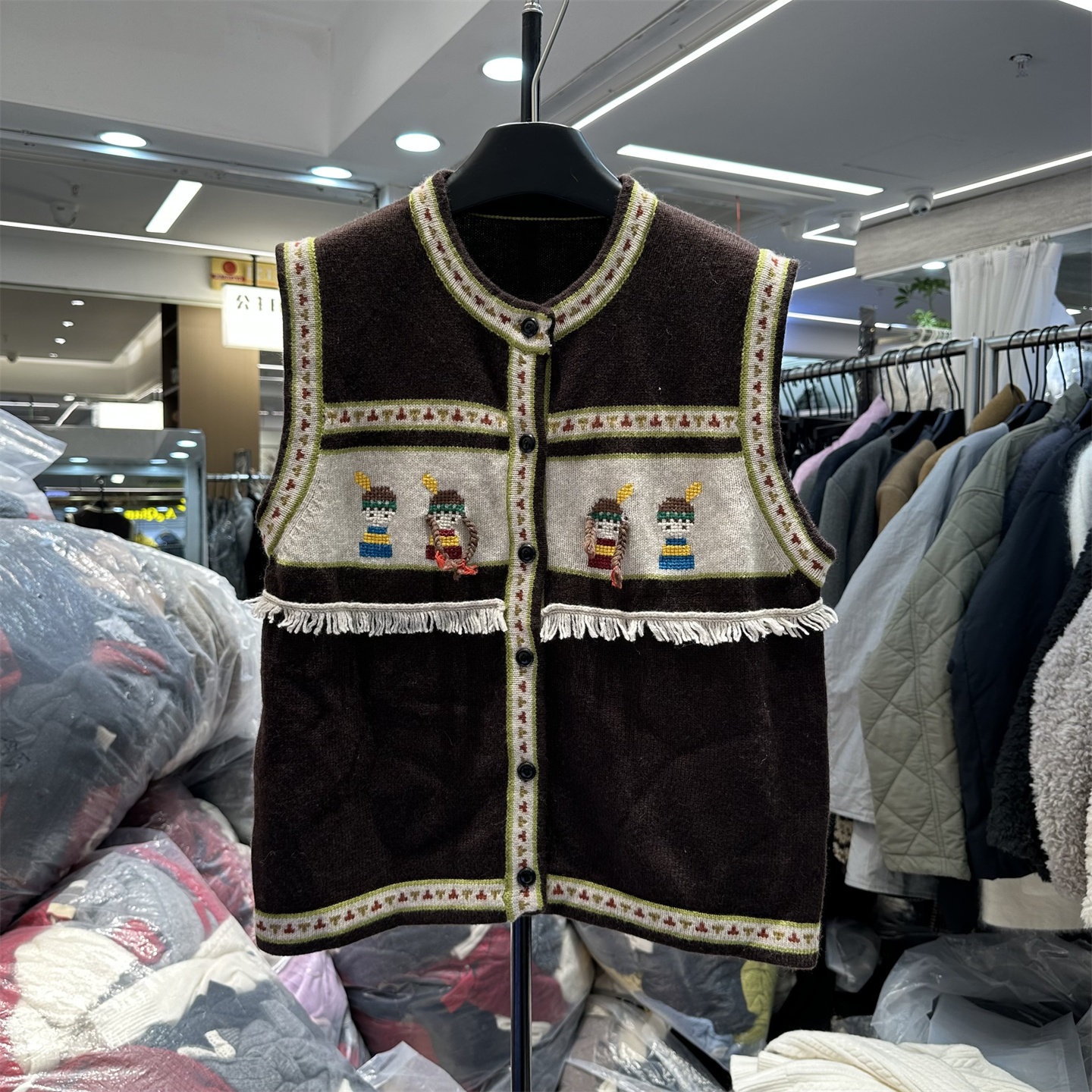 单排扣山羊绒针织背心马甲女