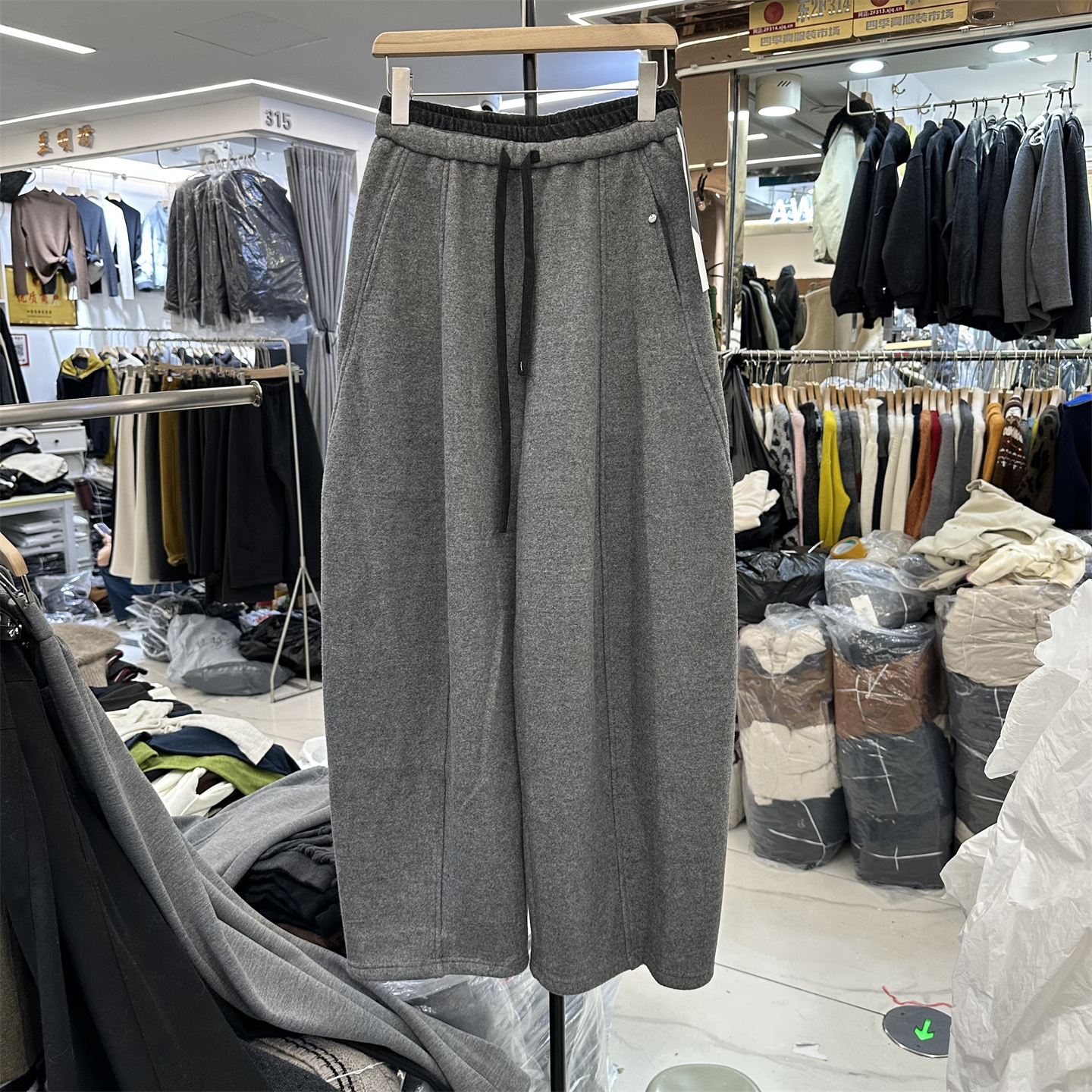 松紧腰加厚弯刀裤休闲毛呢长裤